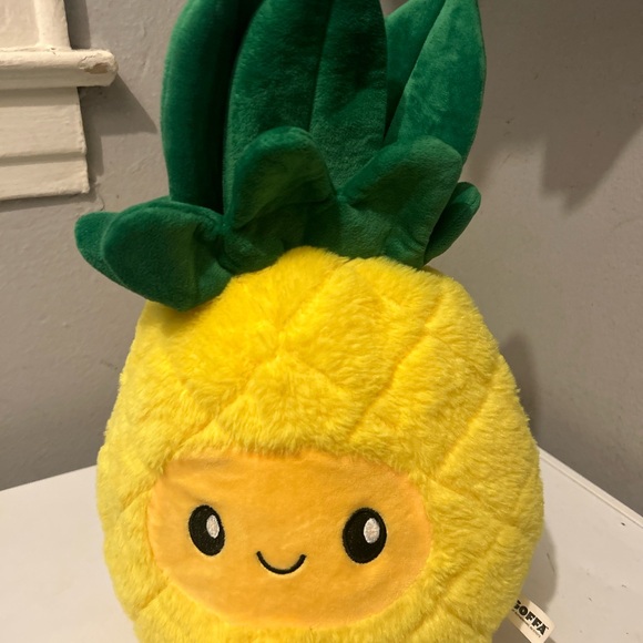 Pineapple Plushy - Picture 2 of 3
